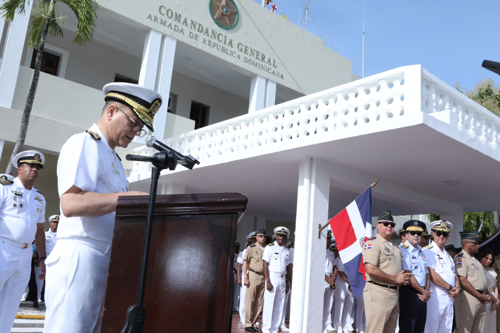 Ministro de Defensa encabeza traspaso de mando Armada de Dominicana