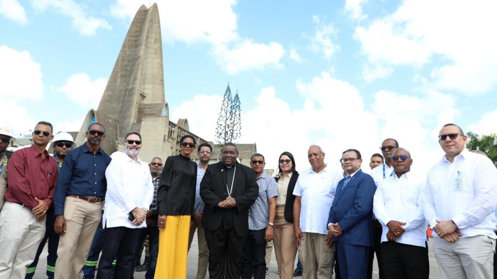 Obispo de La Altagracia valora inversión del gobierno a través de Edeeste para asegurar electricidad a la población