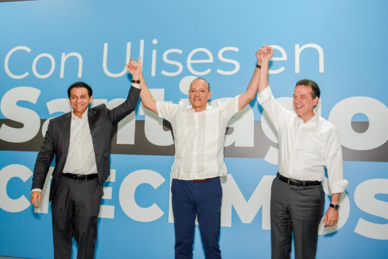 Ito Bisonó suma jóvenes y profesionales a  favor de Ulises Rodríguez en Santiago