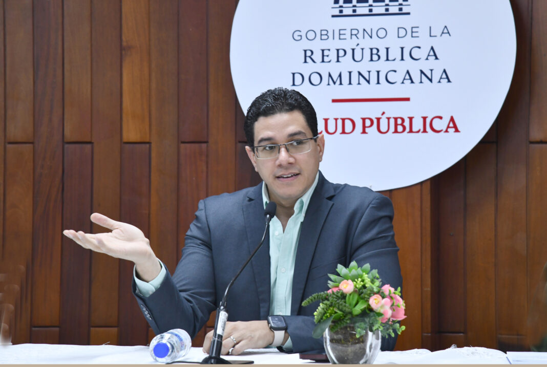 Salud Pública interviene politécnico en Santiago por casos de Covid 19