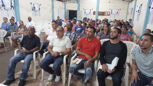 Asuntos Comunitarios de la Fiscalía de Santiago sostiene encuentro con juntas de vecinos de Villa Verde