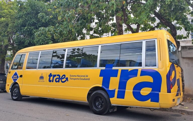 TRAE llama a conductores a ceder paso a autobuses de Transporte Estudiantil para proteger a estudiantes