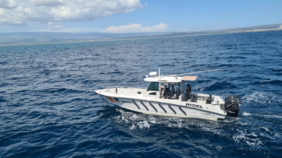 CUATRO PERSONAS RESCATADAS POR LA ARMADA DOMINICANA EN LAS INMEDIACIONES DE LA PLAYA DE LAVACAMA, PROVINCIA LA ALTAGRACIA