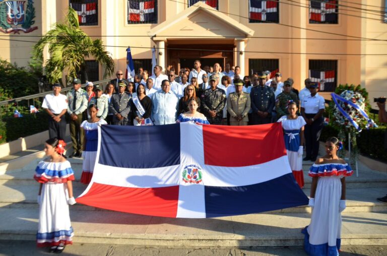Azua marcha por la Patria! Gobernadora encabeza actos por el 180 aniversario de la Independencia Dominicana