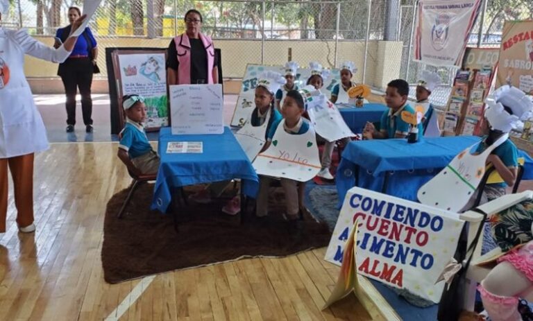 Festival distrital de lectura reúne a 140 estudiantes de primaria de Constanza