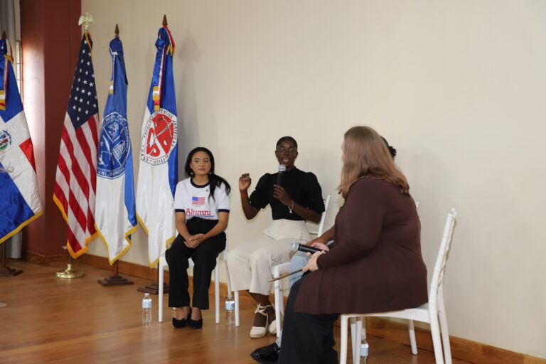 La Embajada de los EE.UU. y la Universidad Autónoma de Santo Domingo celebran panel «Historias de Resiliencia: Mujeres Afrolatinas en República Dominicana”