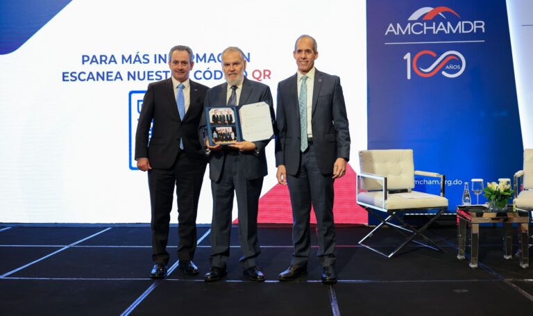 Ministro de Medio Ambiente resalta iniciativas del Gobierno para proteger grandes cuencas
