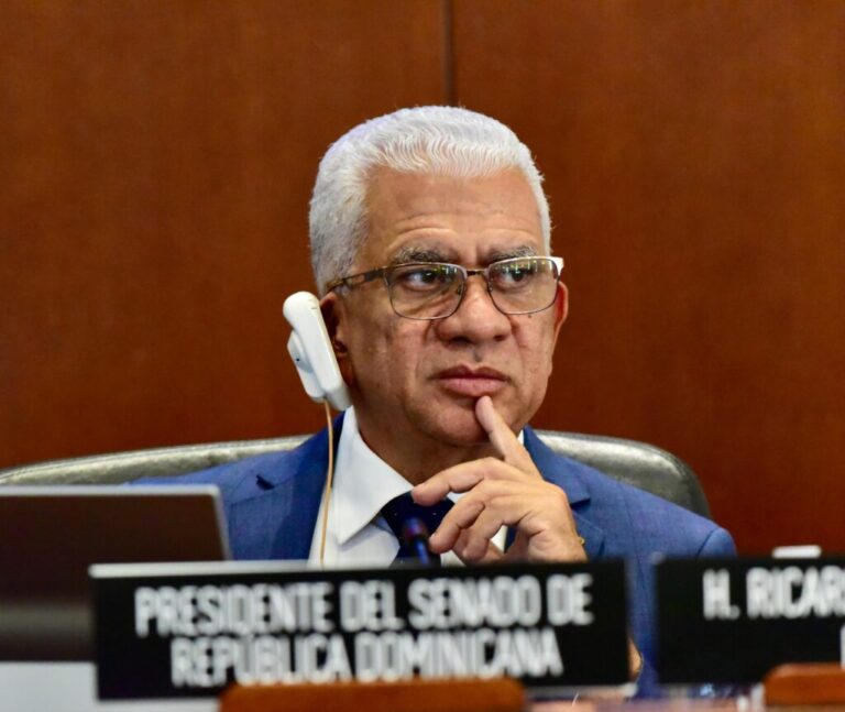 Ricardo de los Santos ratifica ante la OEA compromiso del Senado de la República para buscar soluciones
