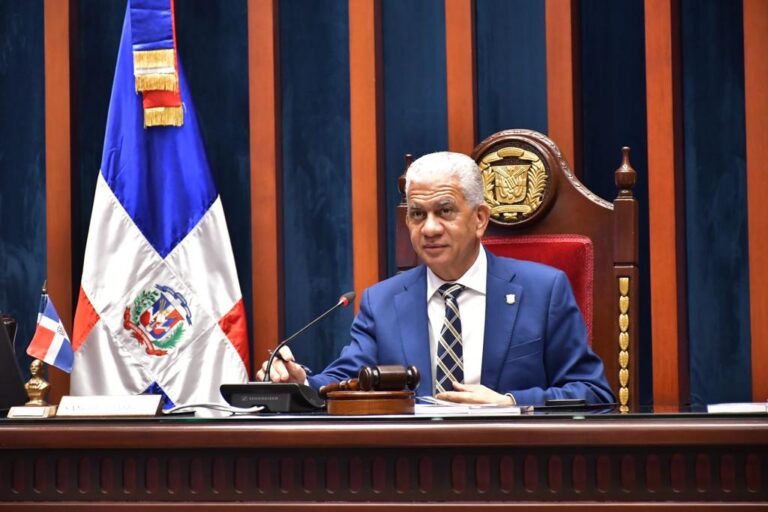 Ricardo de los Santos y comisión de senadores viajan a Washington para la reunión de ParlAméricas-OEA