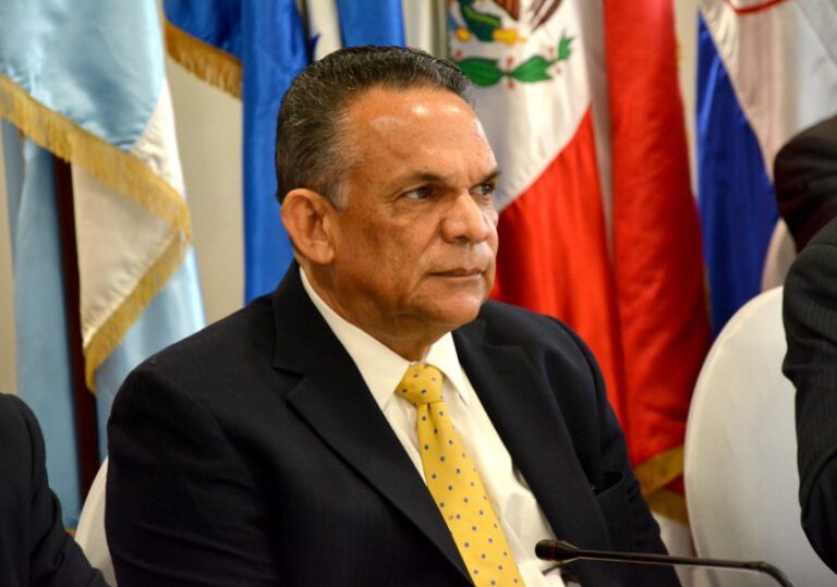 Ventura Camejo se reintegra Comité Político PLD