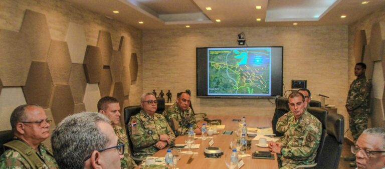 Autoridades Civiles y Militares unen esfuerzo para combatir incendios forestales