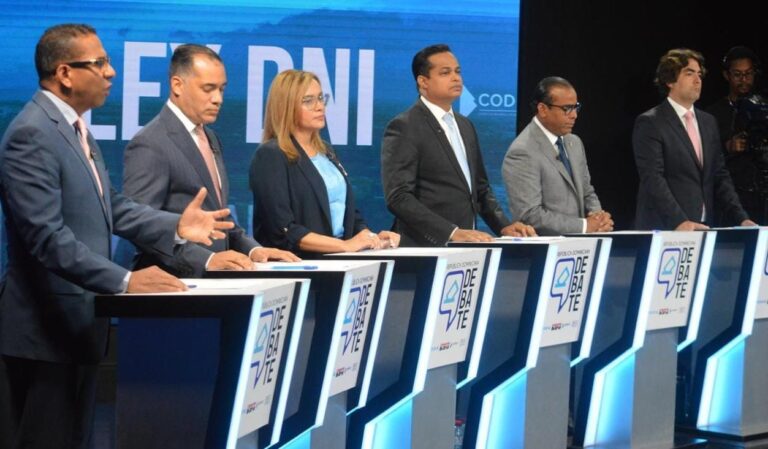 Candidatos a diputados de la circunscripción 2 del Distrito Nacional realizan un gran debate sobre Reforma Fiscal