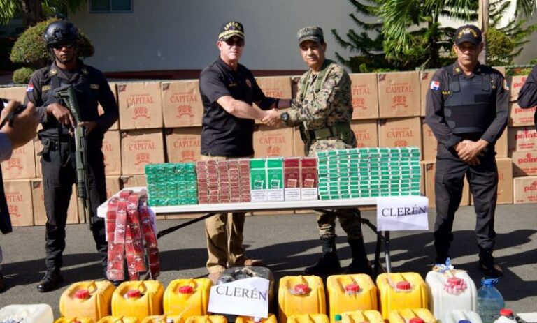 Ejército entrega un total 2,359,200 unidades de cigarrillos al CECCOM