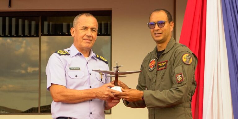 Fuerza Aérea de República Dominicana Refuerza Vínculos de Amistad y Cooperación con Fuerza Aérea Paraguaya