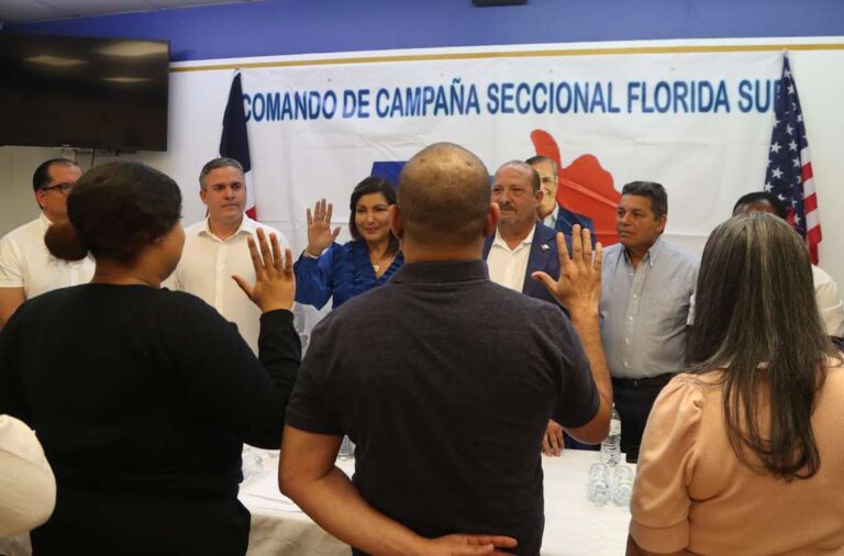 Juramentan nuevos miembros del PRM en Florida