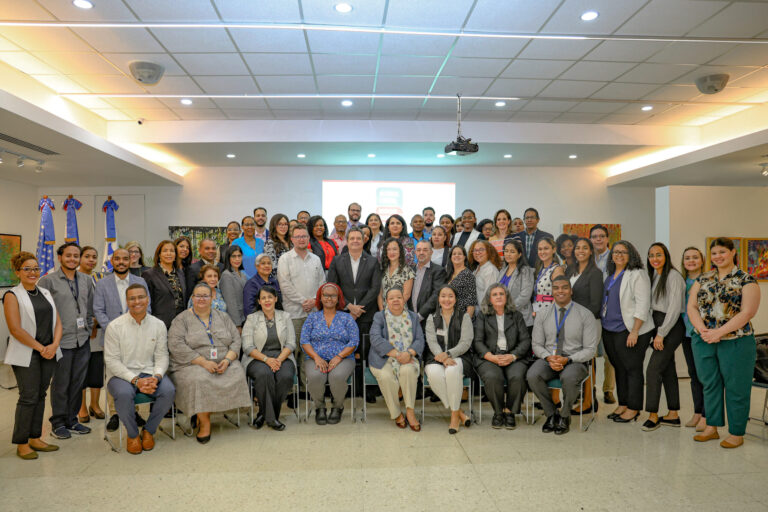 Mesa de Trabajo para el Avance del Inglés lanza proyecto que recolecta datos útiles para entender la realidad de la enseñanza del inglés en el país 