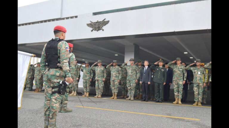Presentan al ministro defensa dominicano el primer agregado de Defensa de la República Popular China en la RD