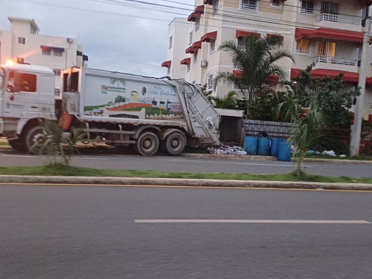 «Dentro de poco tiempo, no tendremos aceras ni contenes en la Ciudad Juan Bosch, Santo Domingo Este»