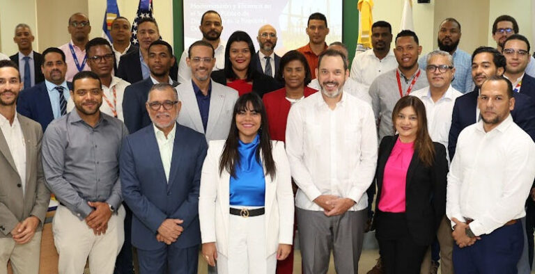 Gobierno de los EE. UU. y PUCMM realizan capacitación para modernizar distribución eléctrica