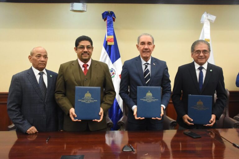 MESCYT y  suscribe convenios de colaboración con el Sistema Regional de Acreditación de Ingeniería para internacionalizar programas académicos 