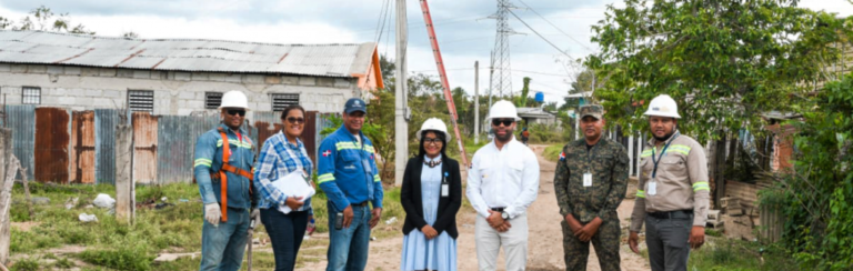 Edeeste interviene comunidad Los Suizos en Monte Plata para mejorar servicio a clientes