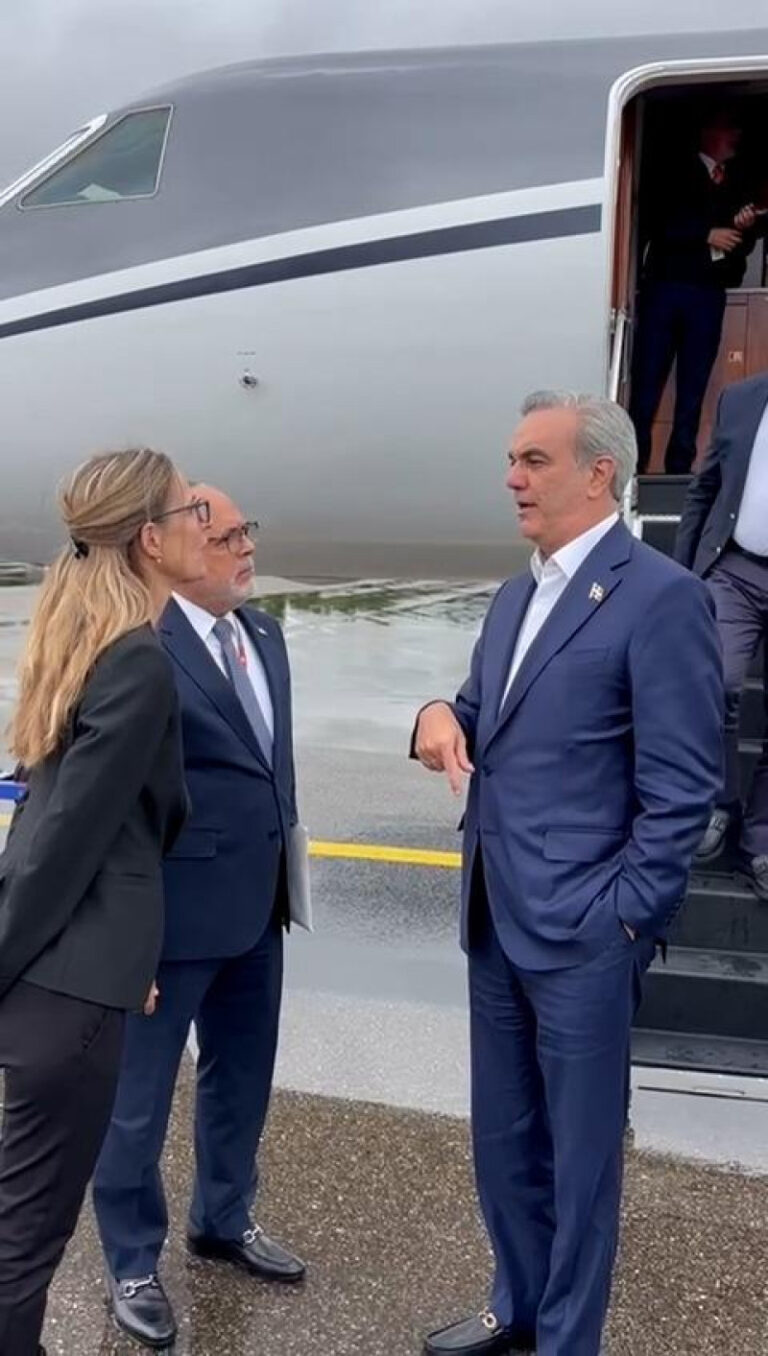 Presidente Abinader regresa de su viaje a Suiza donde participó en la Cumbre por La Paz en Ucrania