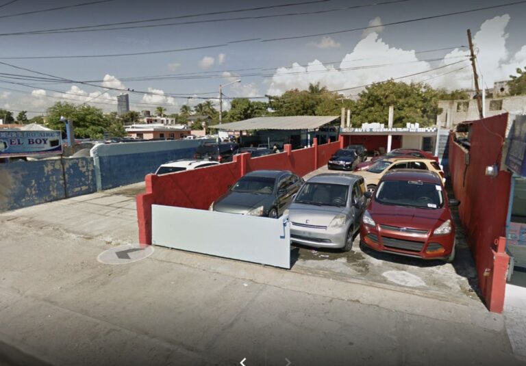 DEALERS INVADEN TERRENO MAHARISHI