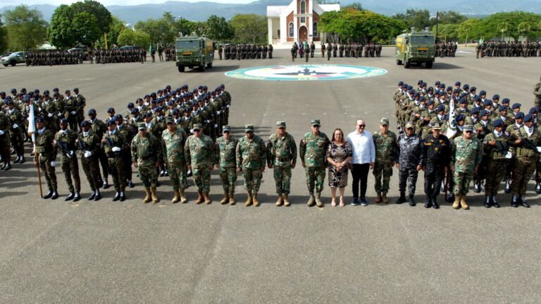 Graduación y lanzamiento del 2do. Batallón de Policía Militar en Santiago
