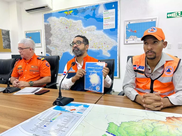 Gobernadora de Santo Domingo preside encuentro dirigido a fortalecer acciones preventivas y de respuesta ante la formación del Huracán Beryl