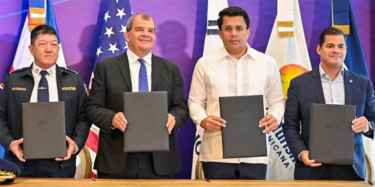 Los Estados Unidos y la República Dominicana avanzan la cooperación en materia de aviación bilateral