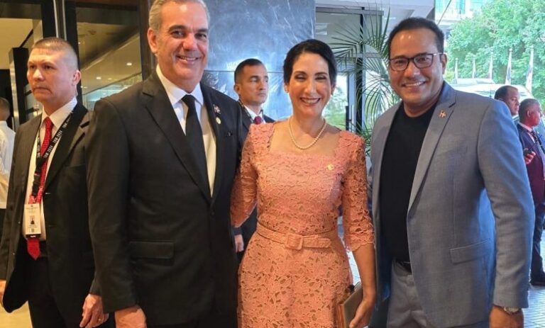 Salvador Holguín asiste a la toma de posesión del nuevo presidente de Panamá José Raúl Mulino