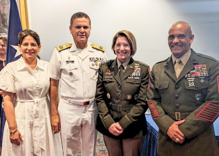 Histórico cambio de mando en la Fuerza Conjunta Interagencial Sur (JIATF-S): la almirante Jo-Ann Burdian asume el liderazgo