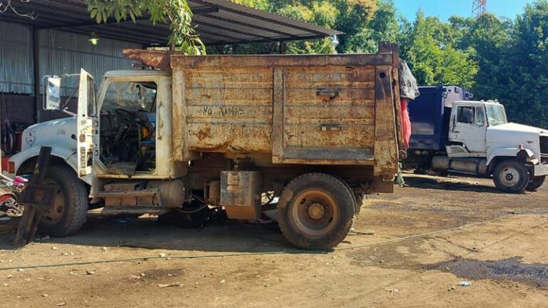 CAMIONES de Recogida de Basura, la piedra en el zapato de un Alcalde y quién sabe, su verdugo final