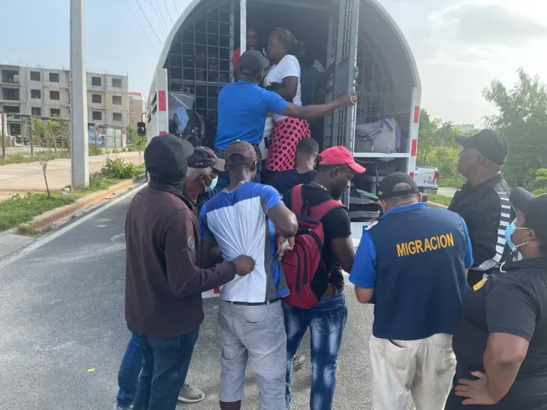 Operativo de  migración en la Ciudad Juan Bosch Resulta con la detención de 21 haitianos indocumentados