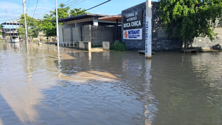 Lagos artificiales en Las Américas, municipio de Boca Chica