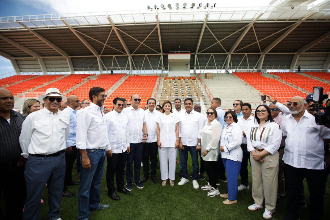 Raquel Peña reafirma el respaldo del gobierno al Mundial Femenino Juvenil Sub-17 durante supervisión en Santiago