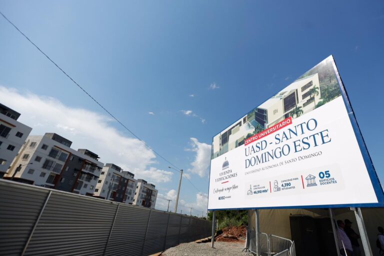Ciudadanos de Ciudad Juan Bosch agradecen al Gobierno por el inicio de la construcción del recinto de la UASD en Santo Domingo Este
