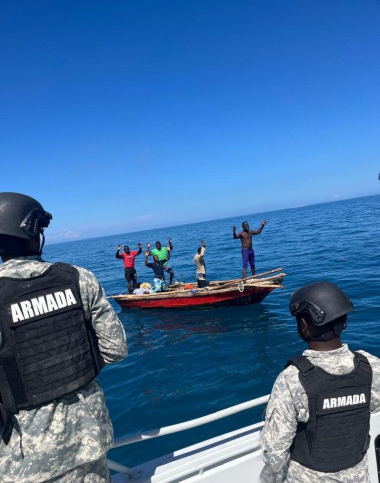 Armada de la República Dominicana realiza operativo marítimo como parte de la seguridad fronteriza en Monte Cristi