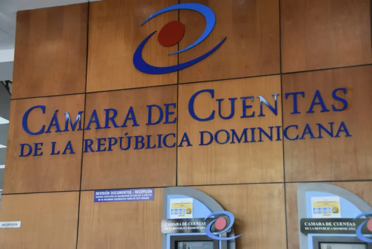 Nuestro Editorial: Transparencia en los Ayuntamientos y abuso de poder en los cabildos dominicanos