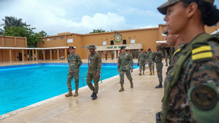 Comandante General del Ejército visita Academia Militar «Batalla de las Carreras»
