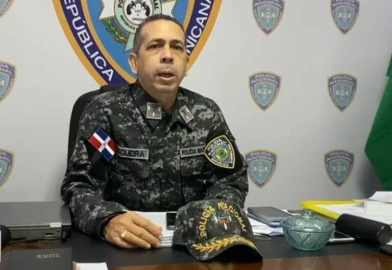 Vocero de la Policía Nacional celebra la graduación de su hija en el Instituto Salesiano Don Bosco