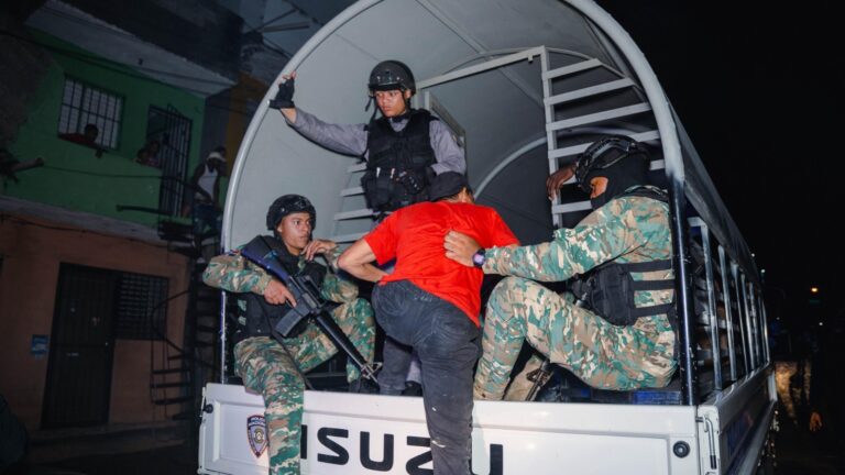 Durante operativos de intervención conjunta cierran negocios nocturnos