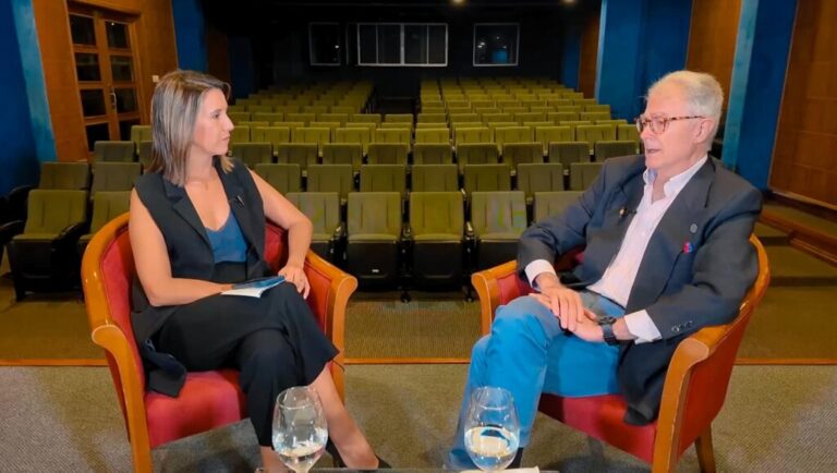 El académico y escritor español cuestiona la eficacia de ONU para resolver problemas