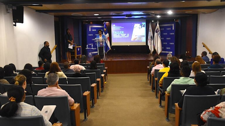 MESCyT imparte taller sobre procesos de exequátur a directores de registros de universidades del país