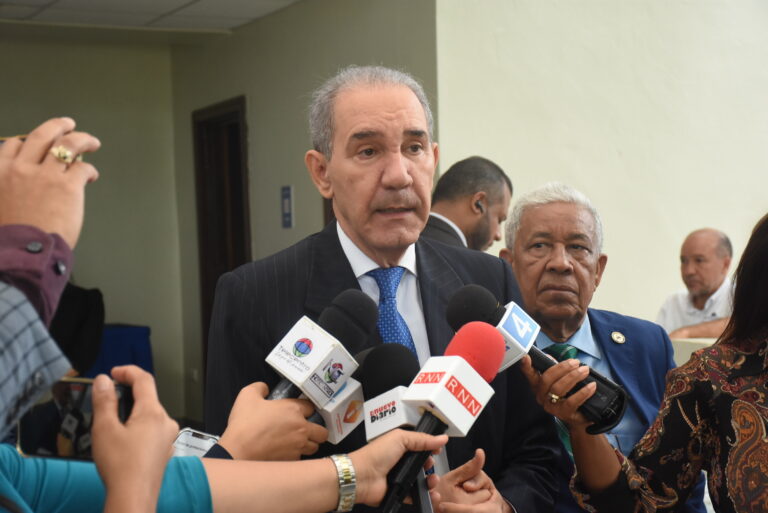 MICM, MESCyT y  UNAPEC destacan la Estrategia Nacional para la Industria de Semiconductores en el país