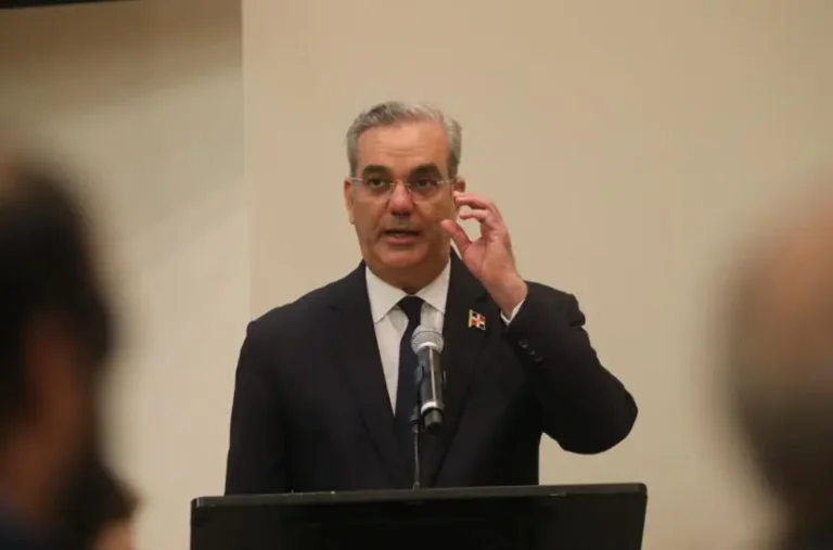 Presidente Abinader afirma gobierno invierte de manera sostenida en educación