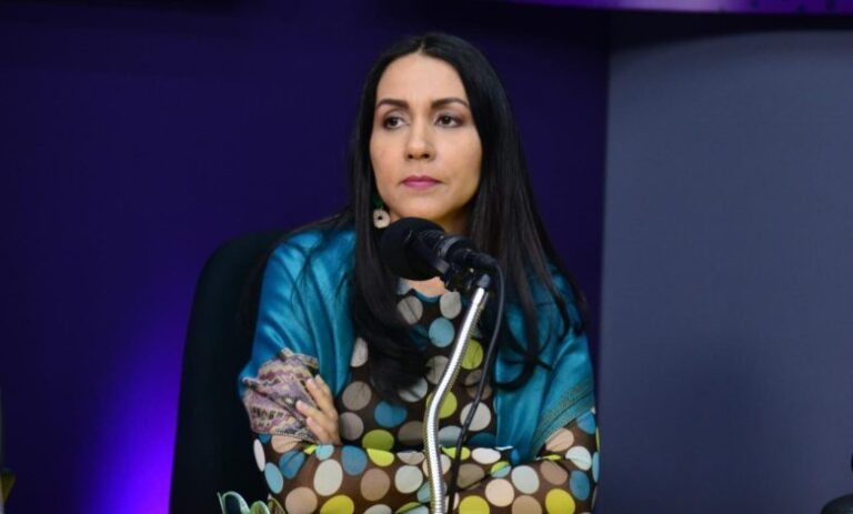 Claudia Rita renuncia del PLD por olvidar rol opositor, y su élite acomodarse y acercarse al Gobierno