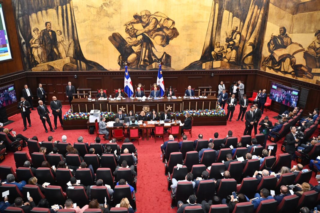 Asamblea Nacional Revisora inicia lectura íntegra de la nueva Constitución