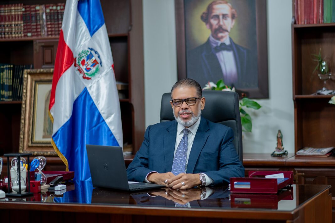 Director de Desarrollo de la Comunidad llama cuidar la salud mental