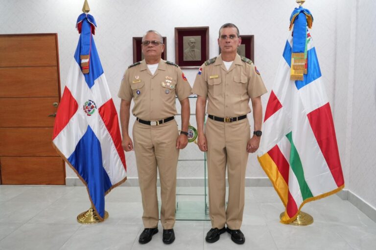 Comandante General del Ejército recibe la visita oficial del Ministro de Defensa